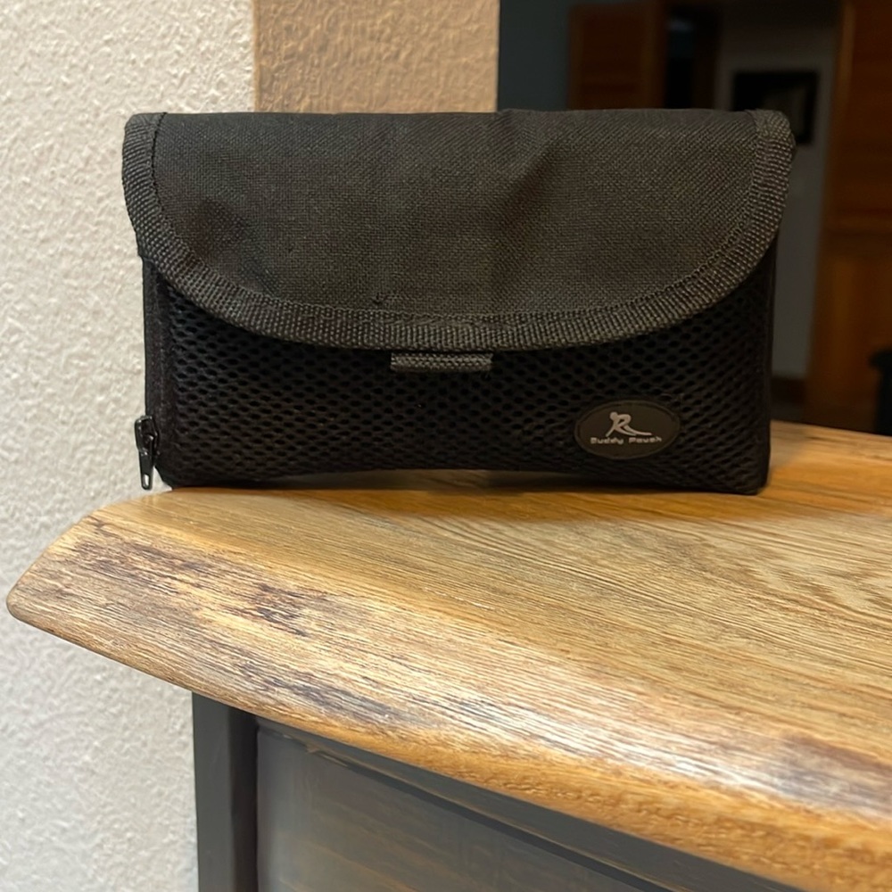 Running Buddy Magnetic Unisex Pouch